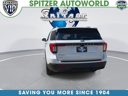 Used 2025 Ford Explorer Active AWD/4WD image 8
