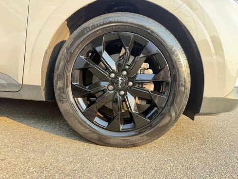 Used 2023 Kia Carnival SX Prestige FWD image 40