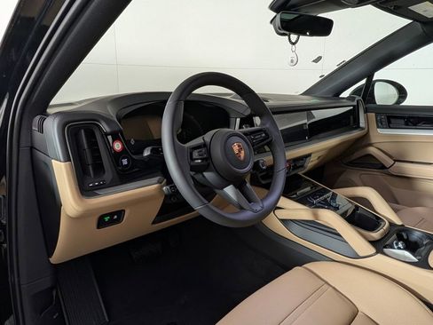 New 2026 Porsche Cayenne Coupe image 4