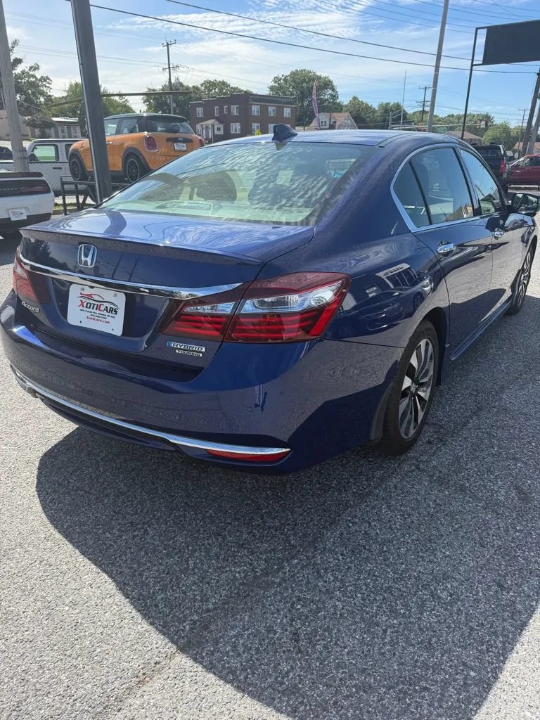 Used 2017 Honda Accord Touring image 6