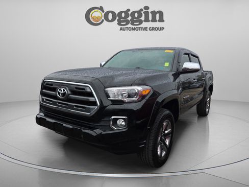 Used 2016 Toyota Tacoma Limited image 1