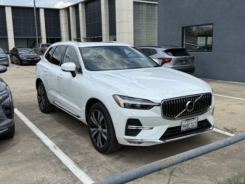 Used 2023 Volvo XC60 B5 Plus w/ Climate Package AWD/4WD image 2