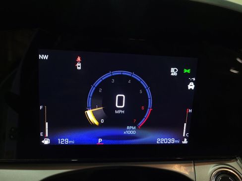 Used 2025 Chevrolet Trax LT FWD image 23