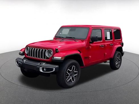 Used 2025 Jeep Wrangler Unlimited Sahara AWD/4WD image 3