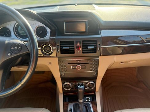 Used 2011 Mercedes-Benz GLK 350 4MATIC image 25