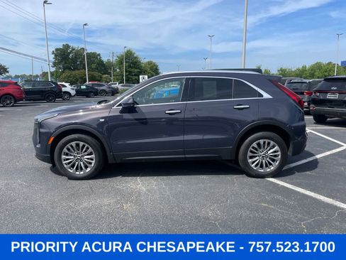 Used 2025 Cadillac XT4 Premium Luxury AWD/4WD image 2