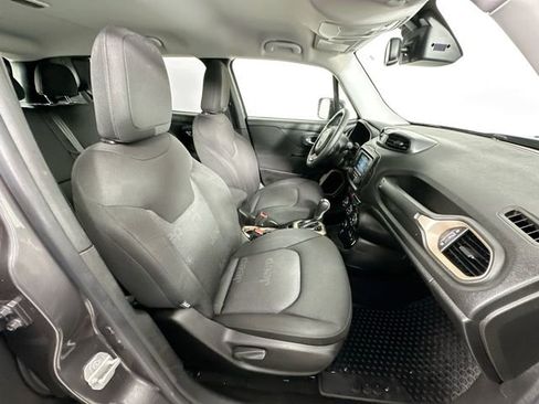 Used 2016 Jeep Renegade Latitude w/ Popular Equipment Group AWD/4WD image 25