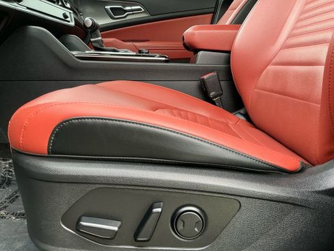 Used 2023 Kia Sportage SX image 21