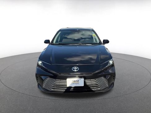 Used 2025 Toyota Camry LE image 4