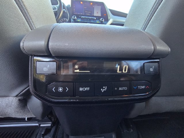 Used 2021 Toyota Highlander Platinum AWD/4WD image 26