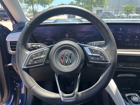 Used 2025 Buick Envision Avenir AWD/4WD image 18