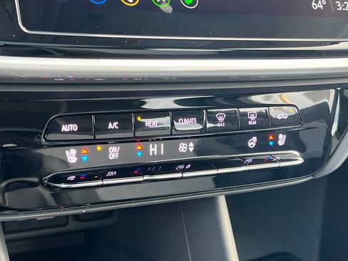 Used 2023 Chevrolet Bolt EUV Premier w/ Sun & Sound Package image 20