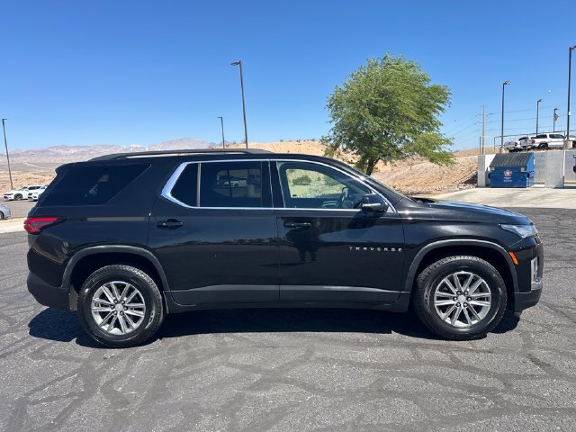 Used 2023 Chevrolet Traverse LT FWD image 2