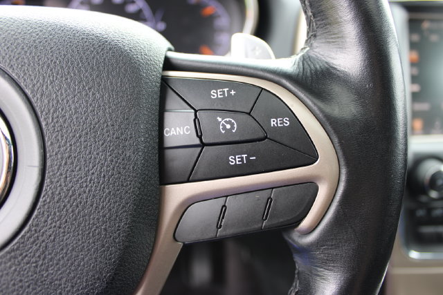 Used 2016 Jeep Grand Cherokee Laredo 75th Anniversary AWD/4WD image 18