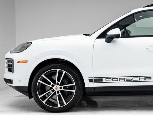 New 2026 Porsche Cayenne image 34