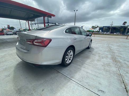 Used 2019 Chevrolet Malibu LT FWD image 4