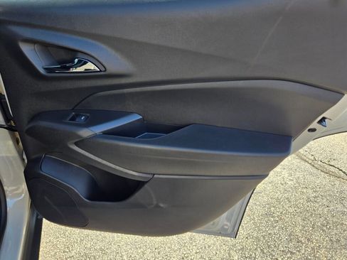 New 2026 Chevrolet Trax RS FWD image 8