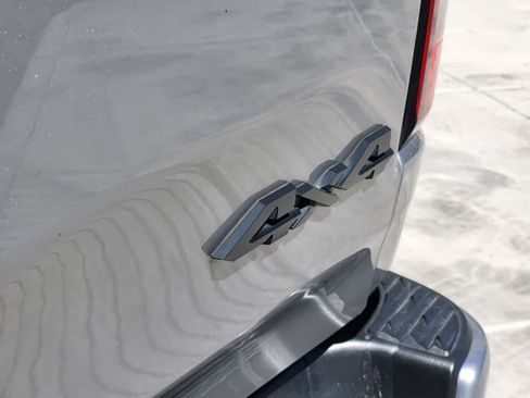 Used 2021 RAM 1500 Lone Star AWD/4WD image 14