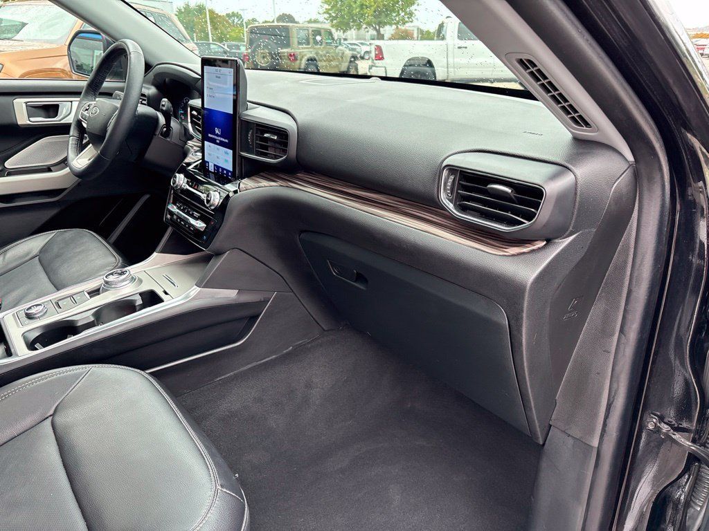 Used 2023 Ford Explorer Limited w/ Limited Technology Package AWD/4WD image 26