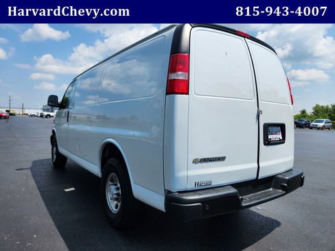 Used 2019 Chevrolet Express 3500 w/ Driver Convenience Package image 26