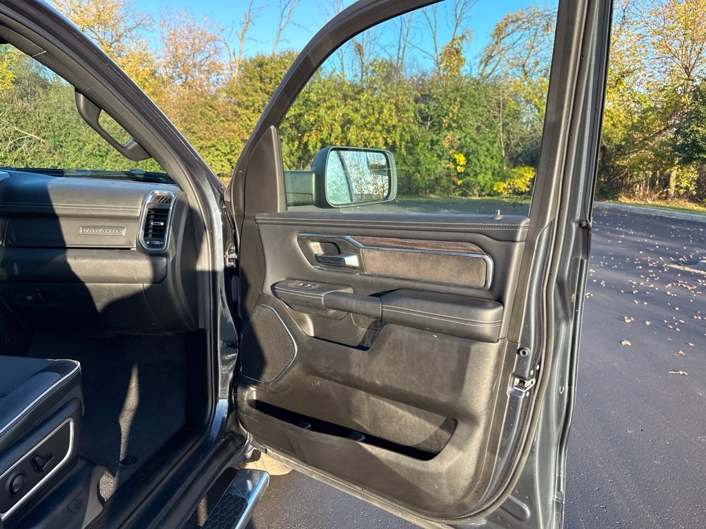 Used 2025 RAM 1500 Laramie w/ Sport Appearance Package AWD/4WD image 20