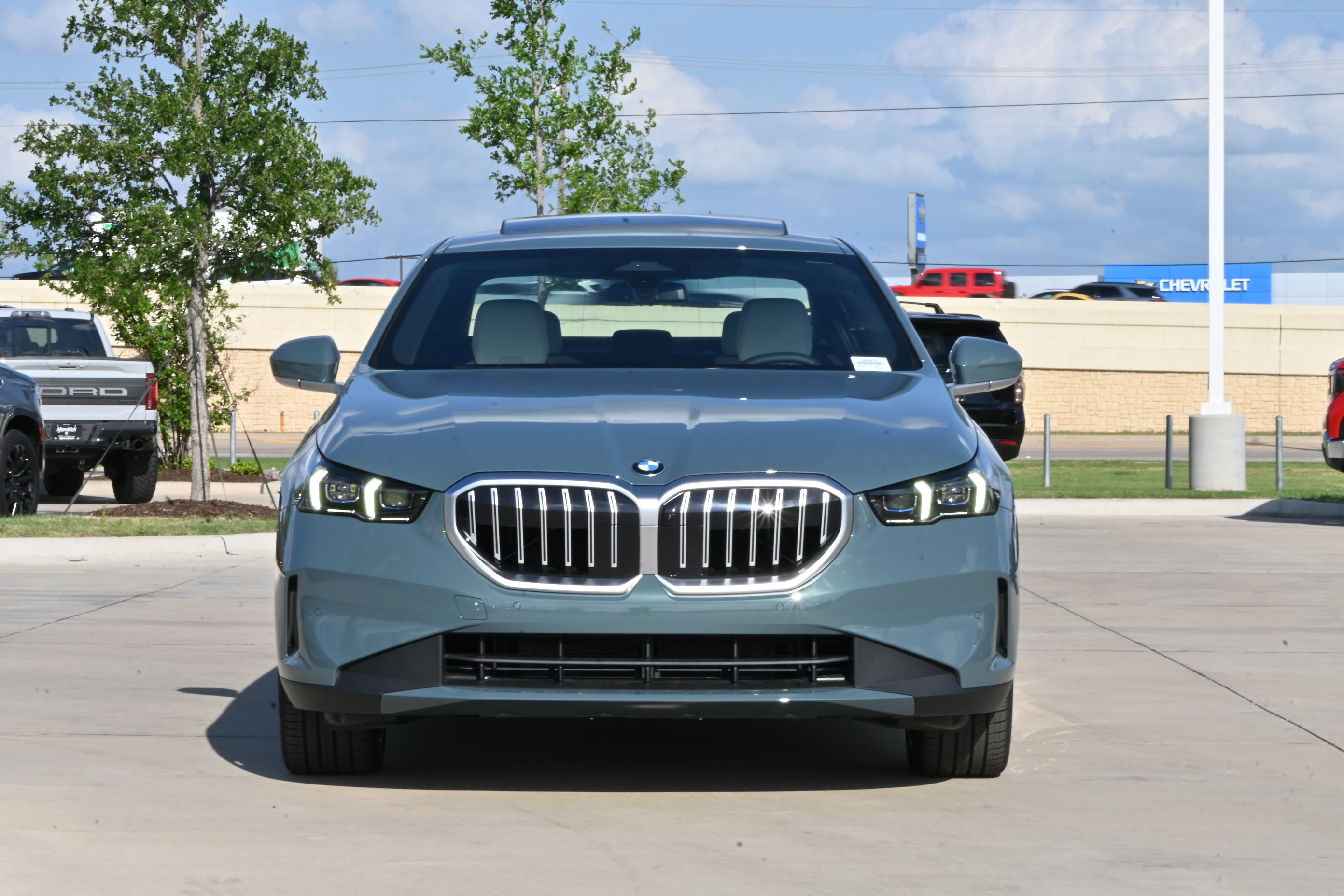 Used 2026 BMW 530i w/ Convenience Package RWD image 2
