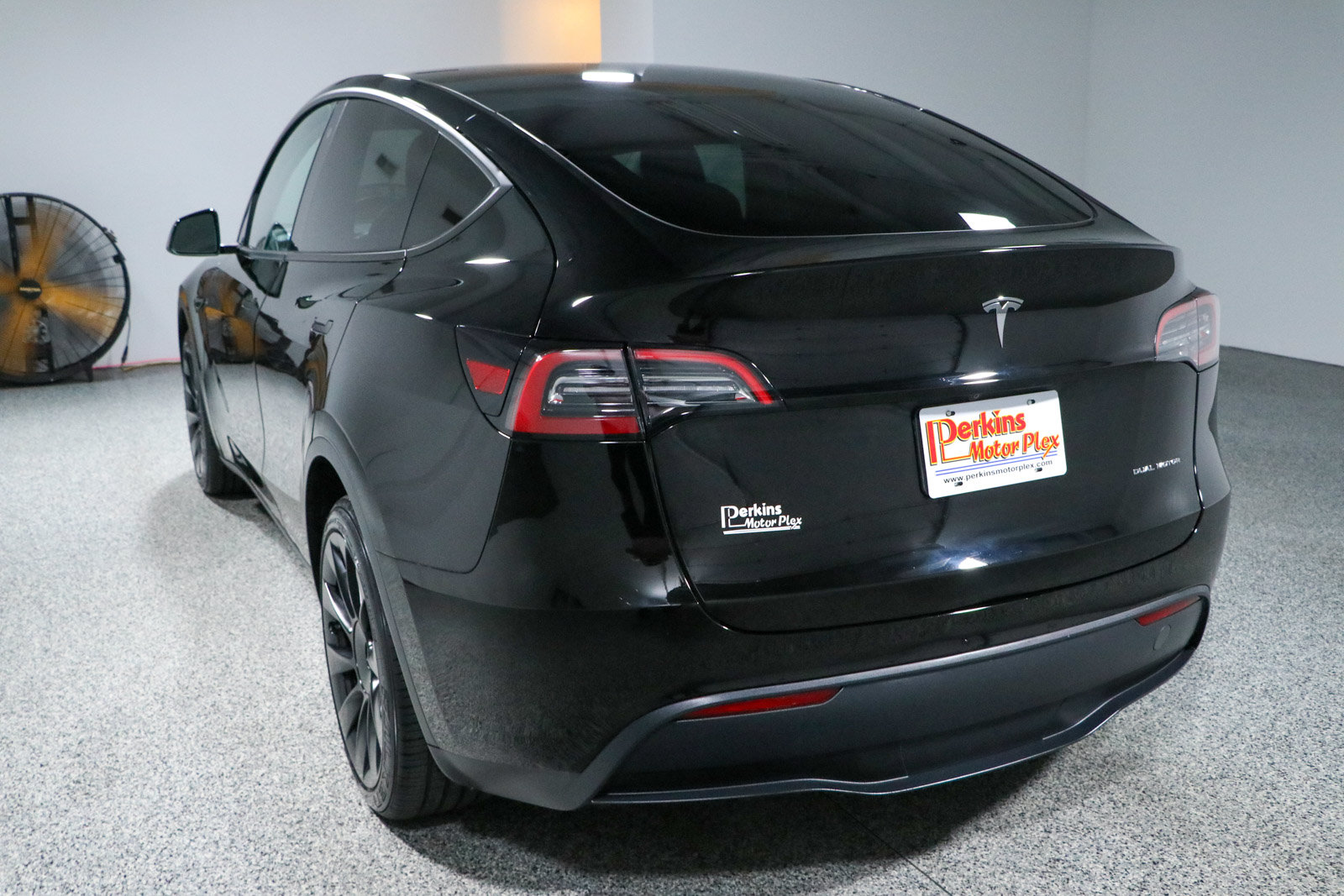 Used 2023 Tesla Model Y Long Range AWD/4WD image 9