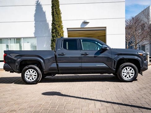 Used 2025 Toyota Tacoma SR5 image 6