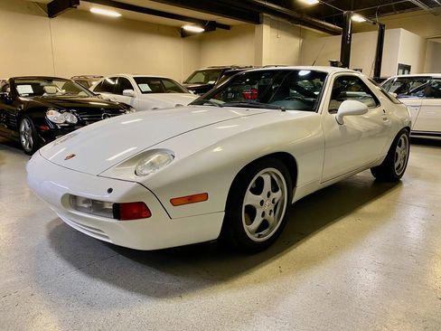 Used 1994 Porsche 928 GTS RWD image 3