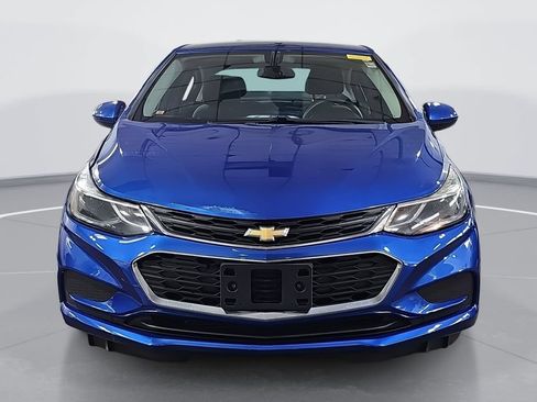 Certified 2018 Chevrolet Cruze LT w/ LT Convenience Package FWD image 10