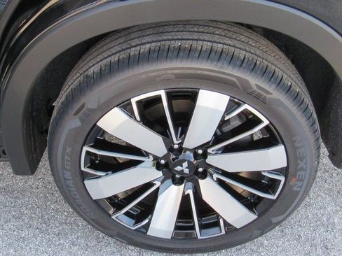 New 2025 Mitsubishi Outlander SE FWD image 8