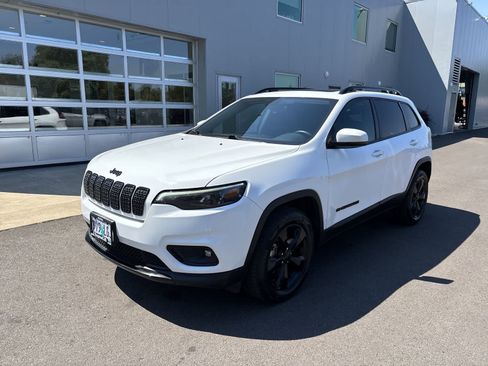 Certified 2019 Jeep Cherokee Latitude Plus AWD/4WD image 1