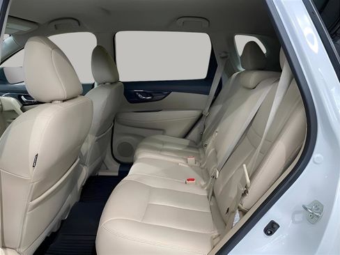 Used 2018 Nissan Rogue SL image 17