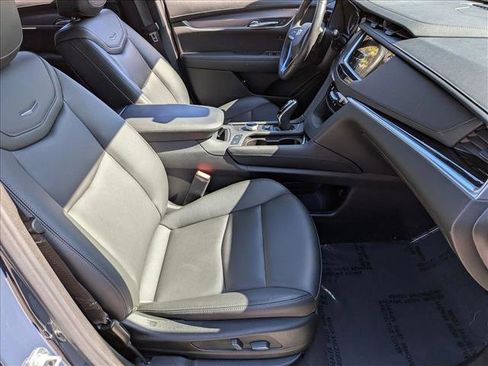 Used 2024 Cadillac XT6 Luxury image 22