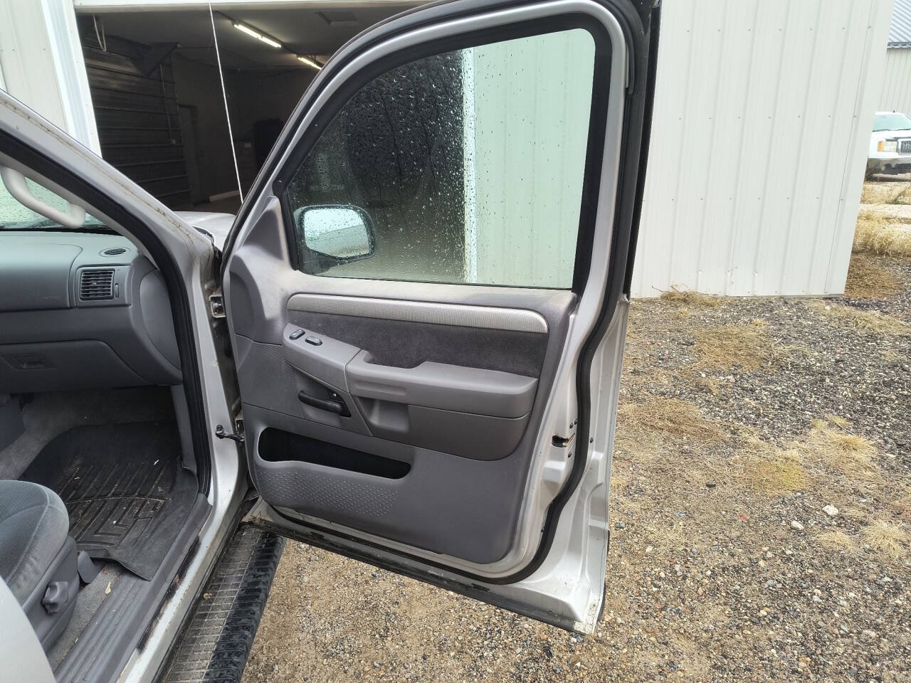 Used 2003 Ford Explorer XLT AWD/4WD image 28