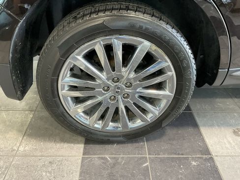 Used 2013 Lincoln MKX FWD image 7