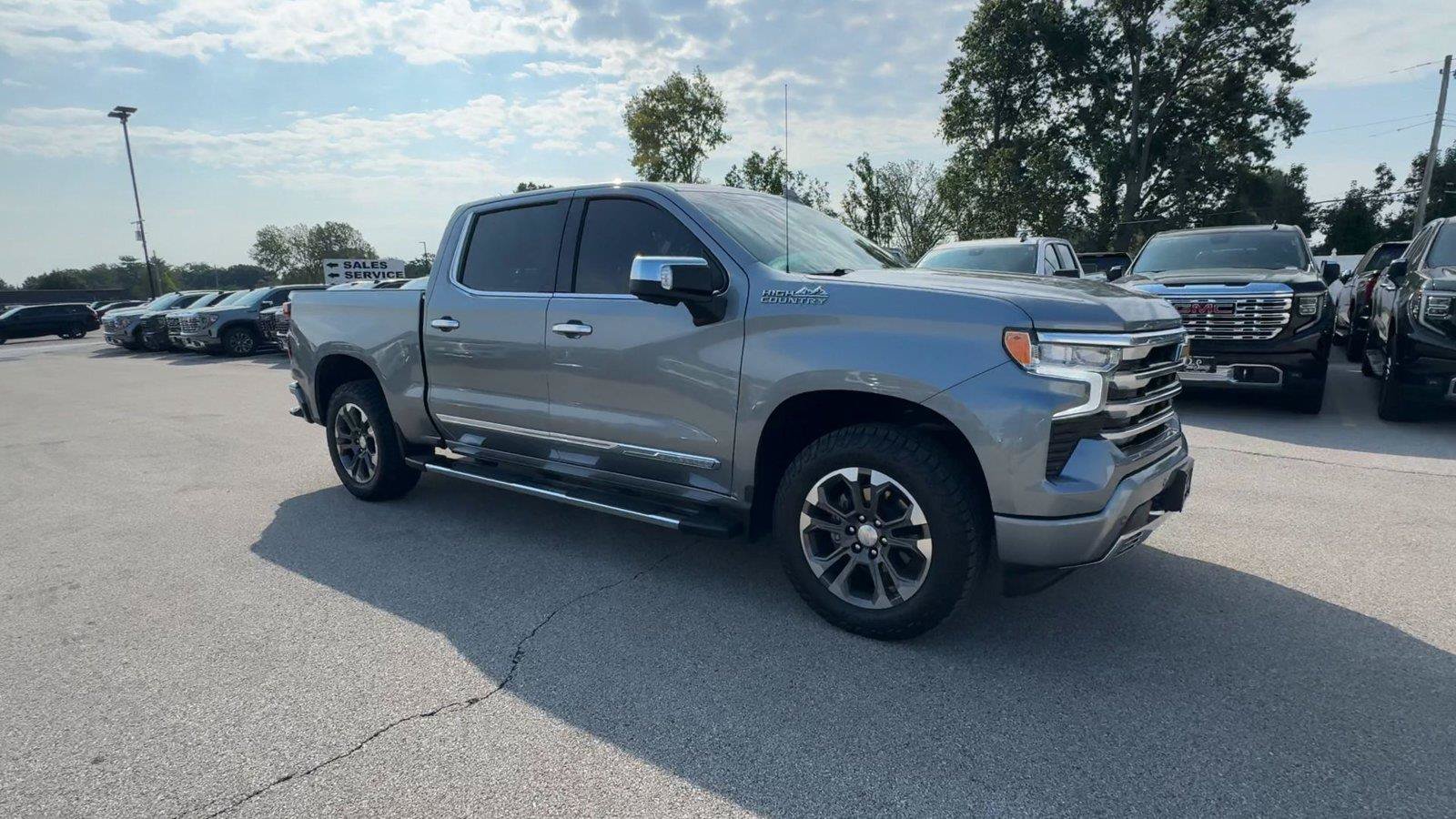 Used 2023 Chevrolet Silverado 1500 High Country w/ Technology Package AWD/4WD image 3