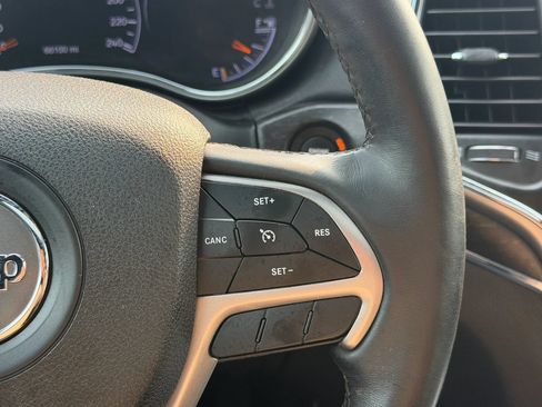 Used 2018 Jeep Grand Cherokee Limited AWD/4WD image 17