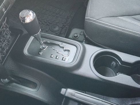 Used 2016 Jeep Wrangler Unlimited Sahara w/ Connectivity Group image 20