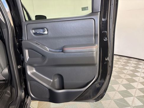 Used 2022 Nissan Frontier PRO-4X AWD/4WD image 24