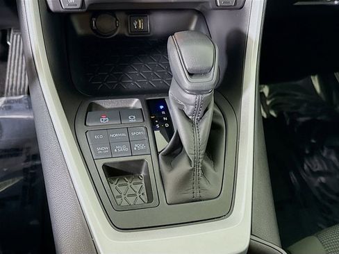 Certified 2025 Toyota RAV4 LE AWD/4WD image 10