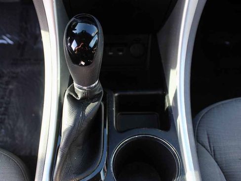 Used 2014 Hyundai Sonata Hybrid image 25