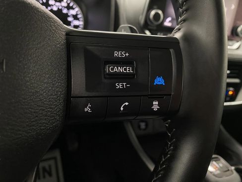 Certified 2025 Nissan Rogue SV image 17