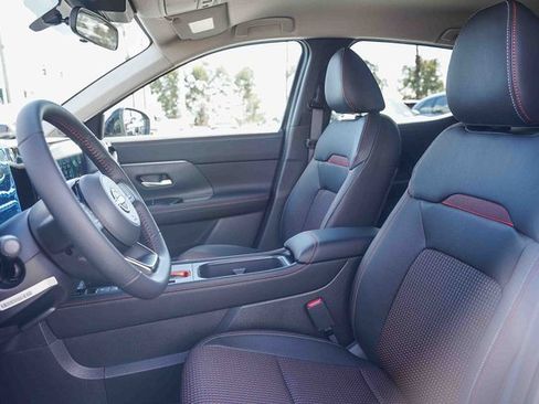 New 2026 Nissan Kicks SR image 18