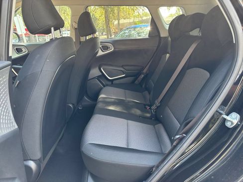 Used 2025 Kia Soul LX w/ LX Technology Package FWD image 36