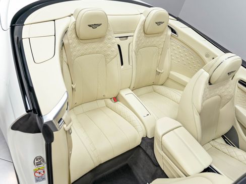 Used 2020 Bentley Continental GT AWD/4WD image 31