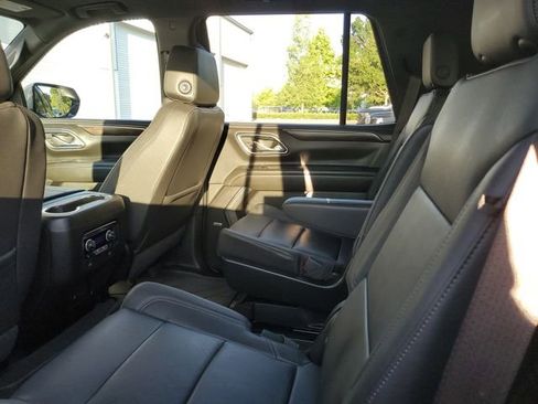 Used 2024 Chevrolet Tahoe LT w/ Luxury Package RWD image 9
