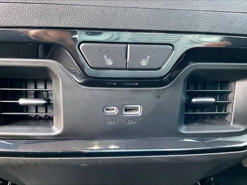 Used 2022 GMC Sierra 1500 AT4 w/ AT4 Premium Package AWD/4WD image 32