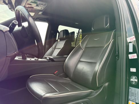 Used 2023 Cadillac Escalade Sport AWD/4WD image 25