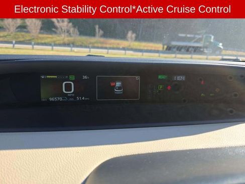 Used 2021 Toyota Prius XLE image 6